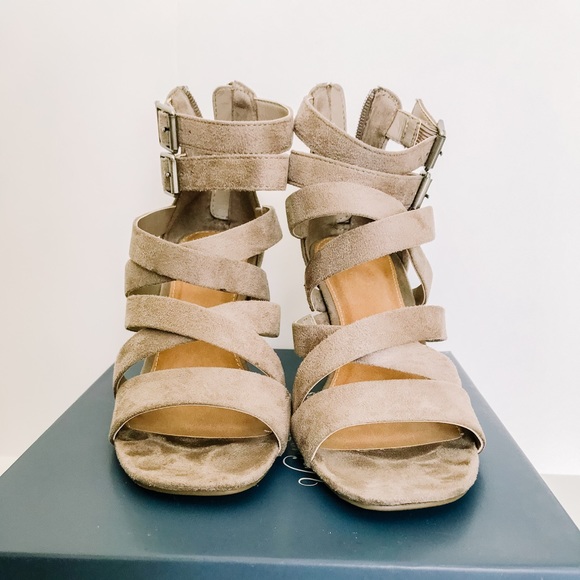 Universal Thread heels - Picture 1 of 5